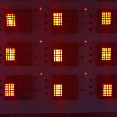 Dobra cena. Kwadratowa 3,39 mm kropka 35 mcd 1,1 cala 20 mA wyświetlacz matrycy LED w Internecie