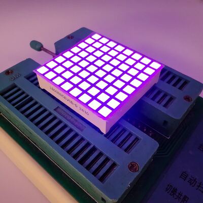 Ekran LED 8x8 dot matrycy z wysoką jasnością, długą żywotność i szeroki kąt widzenia w windzie