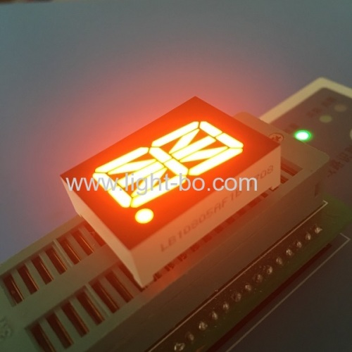 Ultra-czerwony 16-segmentowy, 0,8-calowy, jednocyfrowy wyświetlacz alfanumeryczny LED