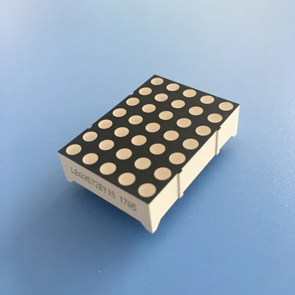 Wyświetlacz LED DOT Matrix 3mm Super Jasny Żółty dla ruchomych znaków / tablic wiadomości 2