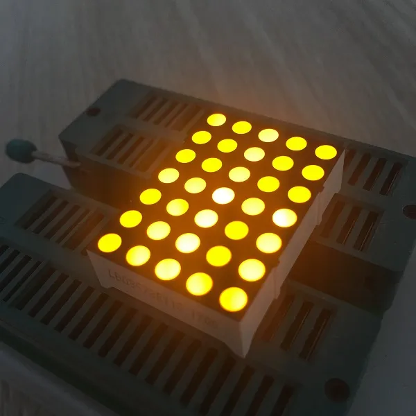 Wyświetlacz LED DOT Matrix 3mm Super Jasny Żółty dla ruchomych znaków / tablic wiadomości 4